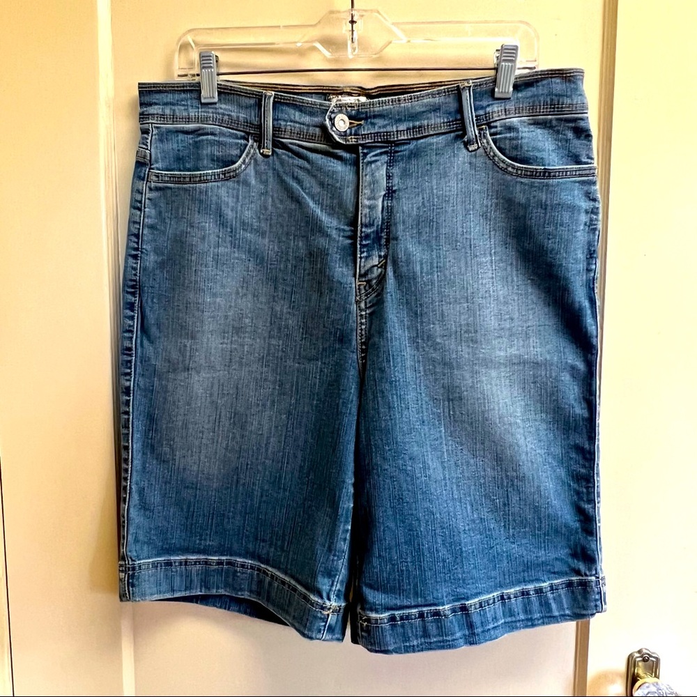 Levi’s Womens 512 Blue Denim High Rise Bermuda Jean Shorts